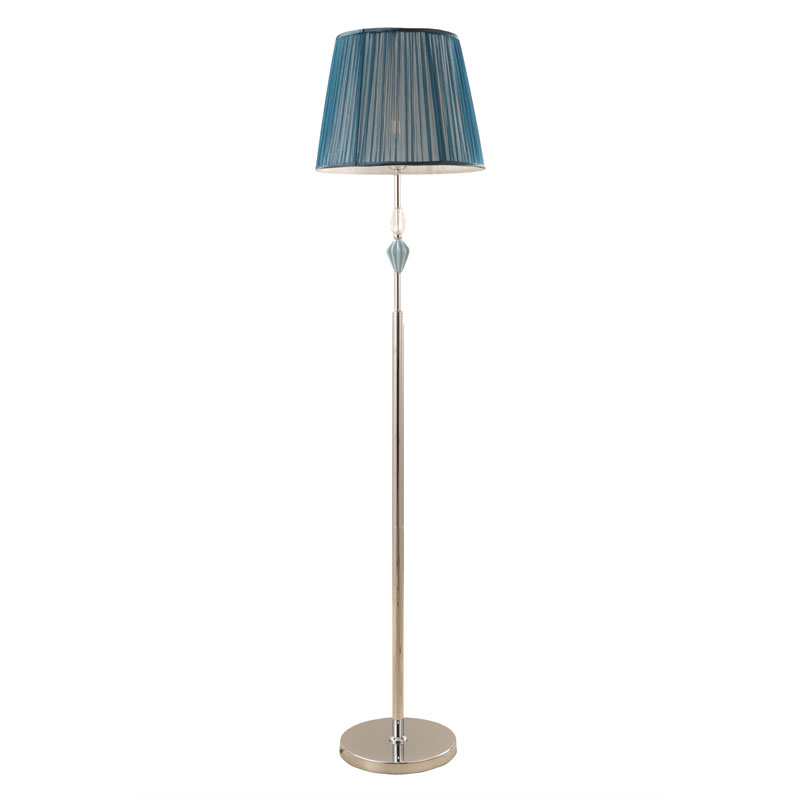 Apa aman kanggo ninggalake kain pleated ngadeg lampu lantai ing kabeh wengi?